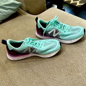 Women’s New Balance Sneakers. Only worn a hand full of times!